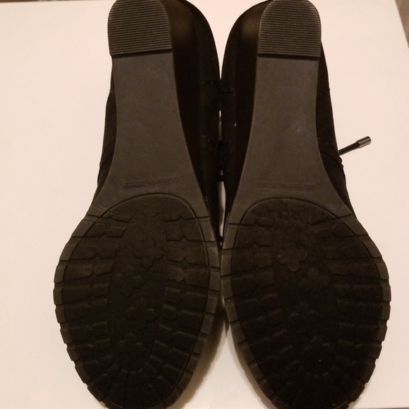 BRAND NEW W/TAG BOOTS!! - Picture 4 of 8